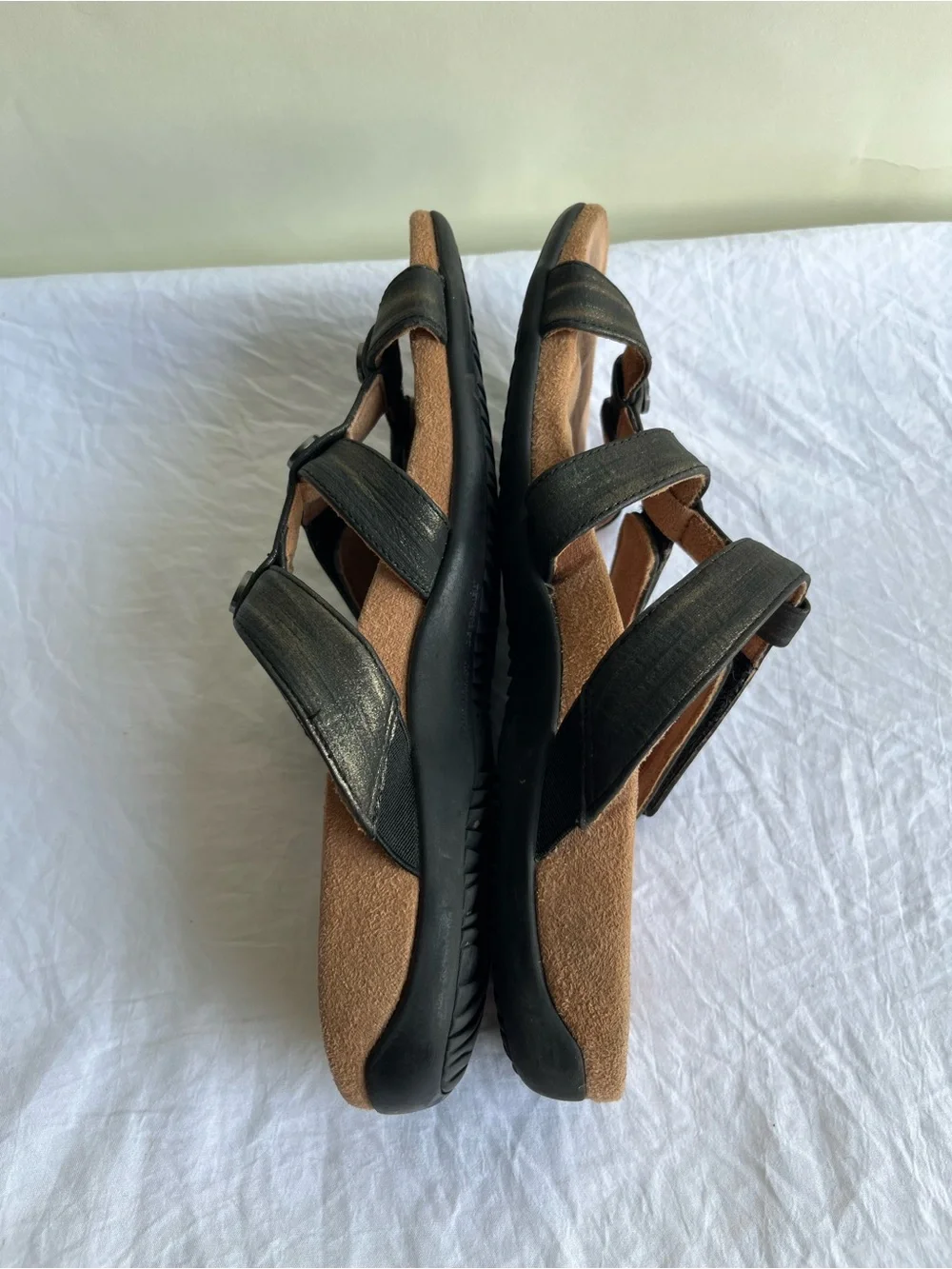 Vionic Amber Slide Black Gold Sz 8 38.5 Sandals Shoes READ DESCRIPTION!!